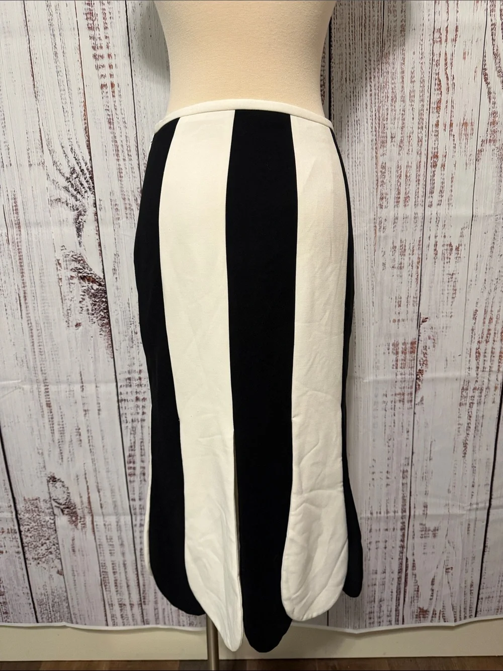 Victoria Beckham for Target Black & White Bold Vertical Stripe Pencil Skirt - Picture 5 of 7
